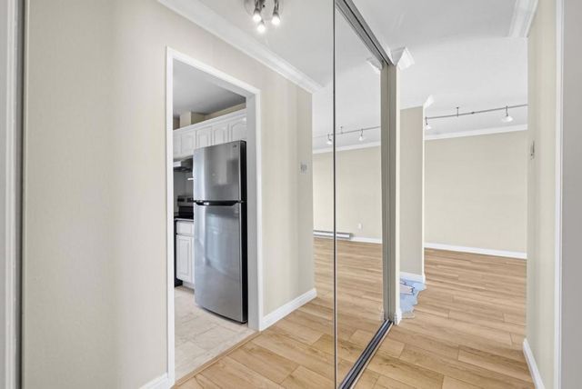 8 Commodore Drive C457, Emeryville, CA 94608