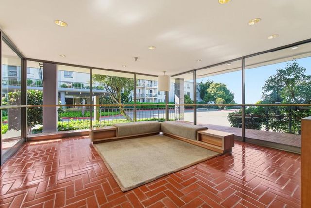 8 Commodore Drive C457, Emeryville, CA 94608