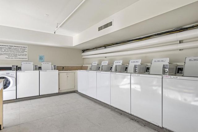 8 Commodore Drive C457, Emeryville, CA 94608