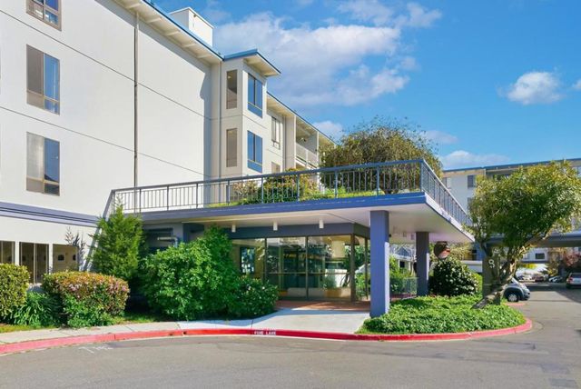 8 Commodore Drive C457, Emeryville, CA 94608