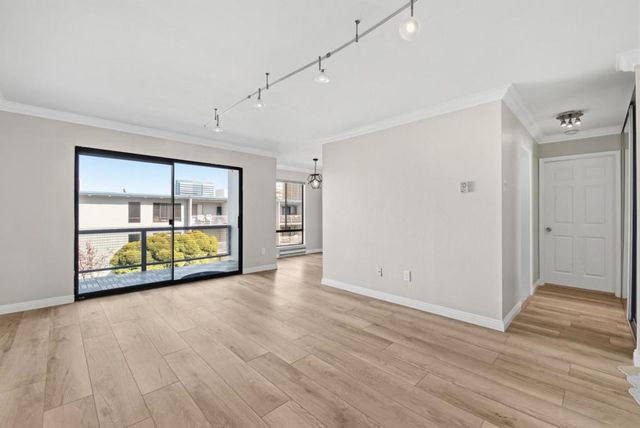 8 Commodore Drive C457, Emeryville, CA 94608