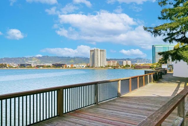 8 Commodore Drive C457, Emeryville, CA 94608
