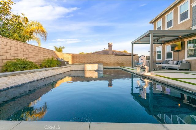 8824 Soothing Court, Corona, CA 92883