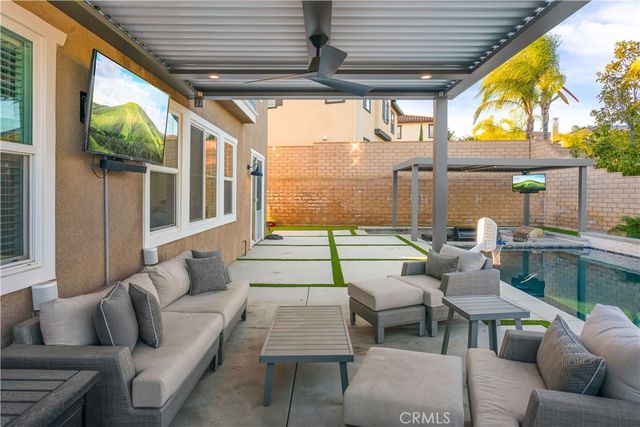 8824 Soothing Court, Corona, CA 92883