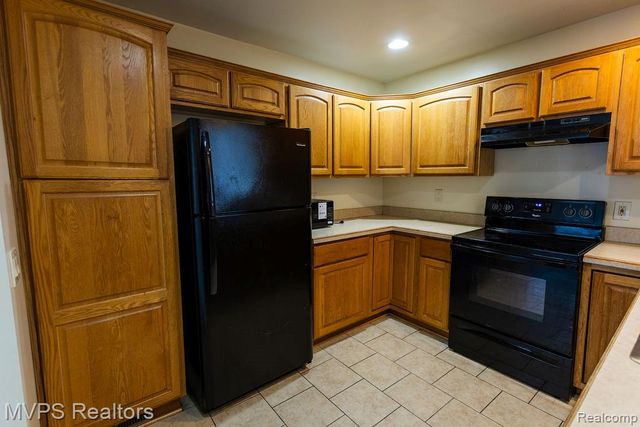 28259 Floral Street, Roseville, MI 48066