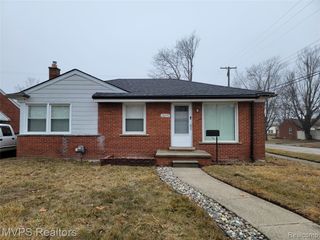 28259 Floral Street, Roseville, MI 48066