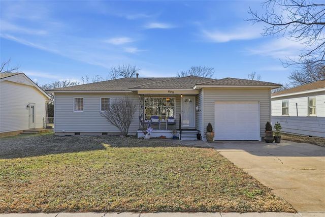 629 N Broadway, Edmond, OK 73034