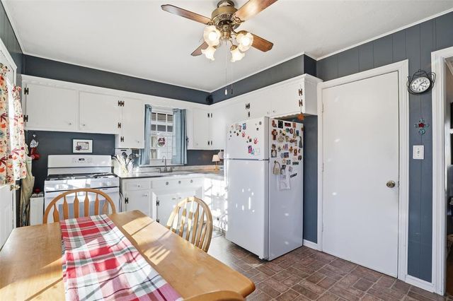 629 N Broadway, Edmond, OK 73034