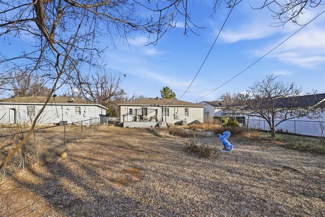 629 N Broadway, Edmond, OK 73034