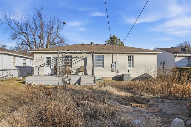 629 N Broadway, Edmond, OK 73034