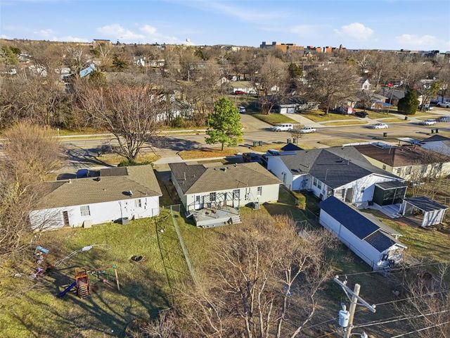 629 N Broadway, Edmond, OK 73034