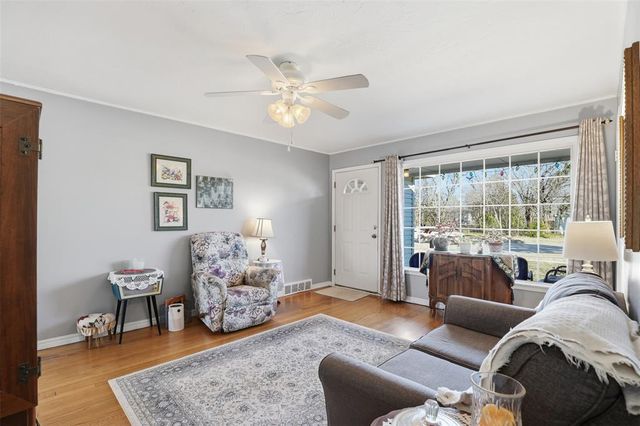 629 N Broadway, Edmond, OK 73034