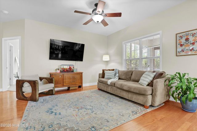 126 Leeward Lane, Hampstead, NC 28443