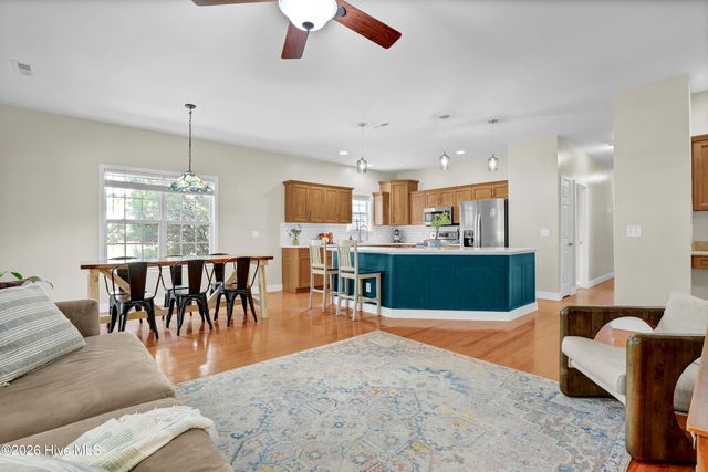 126 Leeward Lane, Hampstead, NC 28443