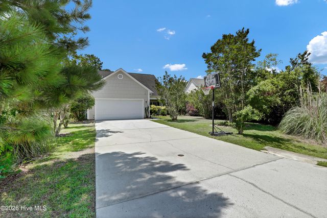 126 Leeward Lane, Hampstead, NC 28443