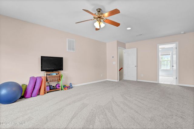126 Leeward Lane, Hampstead, NC 28443