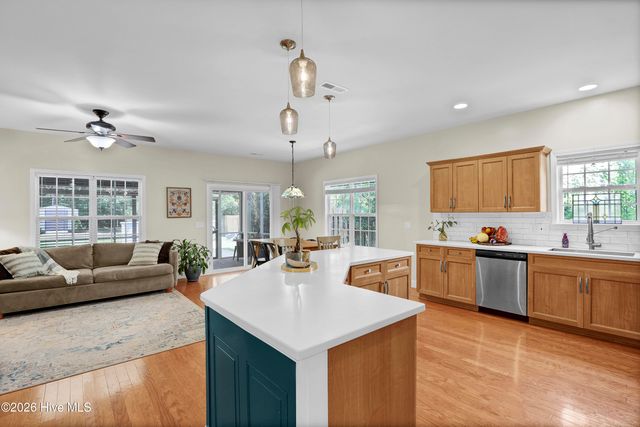 126 Leeward Lane, Hampstead, NC 28443