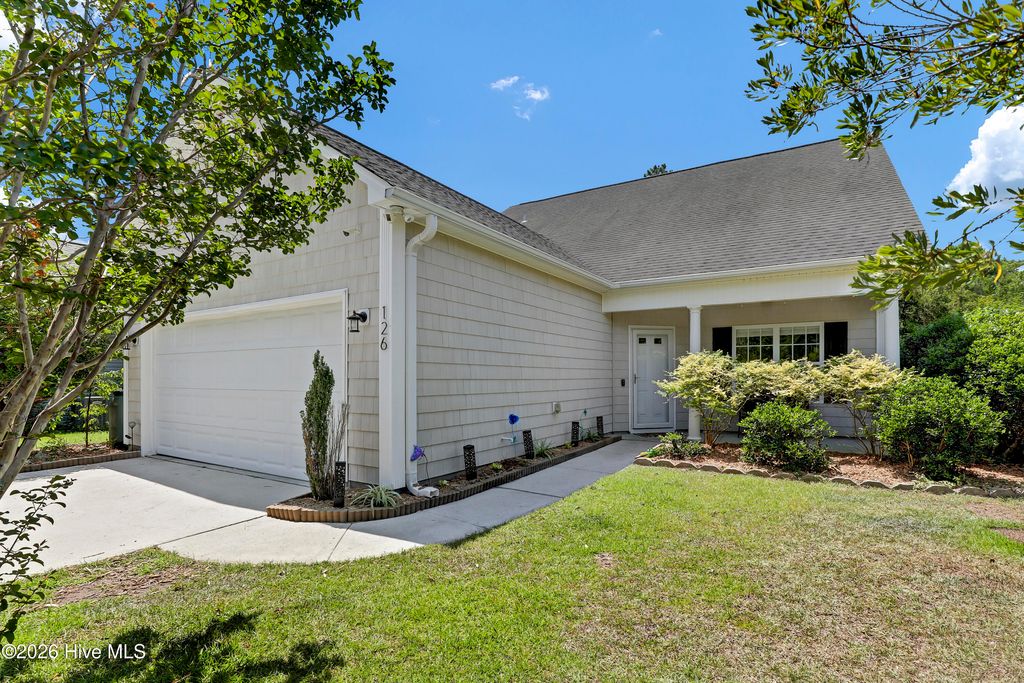 126 Leeward Lane, Hampstead, NC 28443