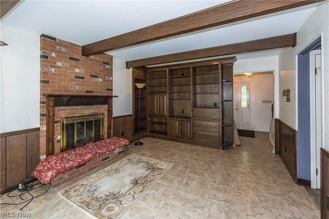 2070 White Pond Drive, Akron, OH 44313