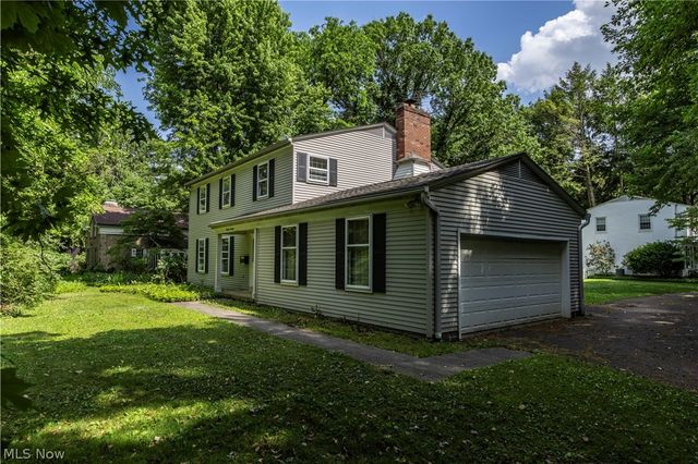 2070 White Pond Drive, Akron, OH 44313