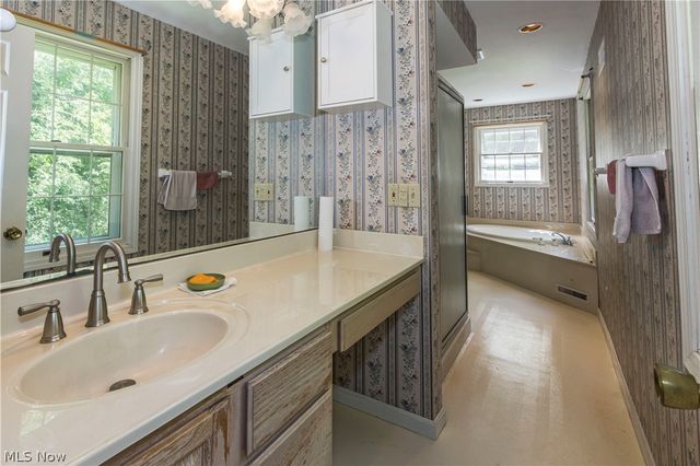 2070 White Pond Drive, Akron, OH 44313