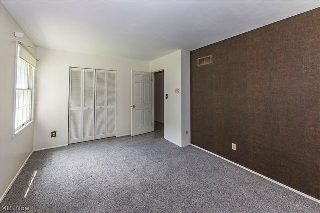 2070 White Pond Drive, Akron, OH 44313