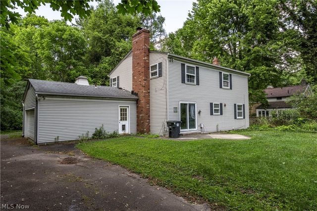2070 White Pond Drive, Akron, OH 44313
