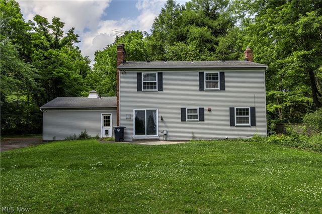 2070 White Pond Drive, Akron, OH 44313