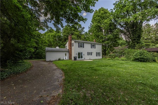 2070 White Pond Drive, Akron, OH 44313