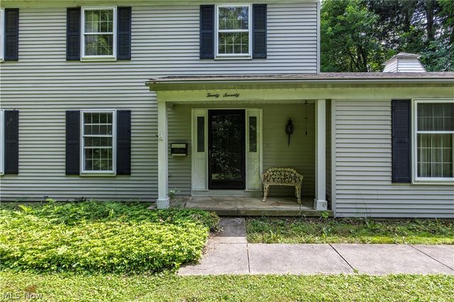 2070 White Pond Drive, Akron, OH 44313