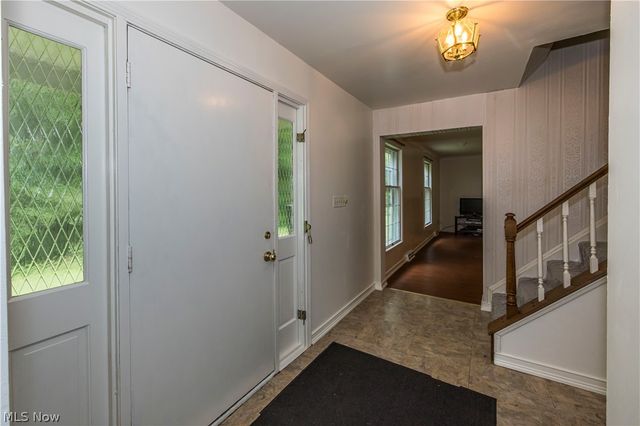 2070 White Pond Drive, Akron, OH 44313