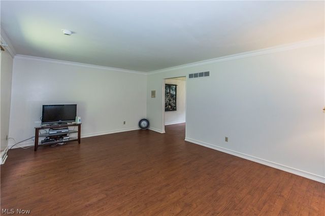 2070 White Pond Drive, Akron, OH 44313