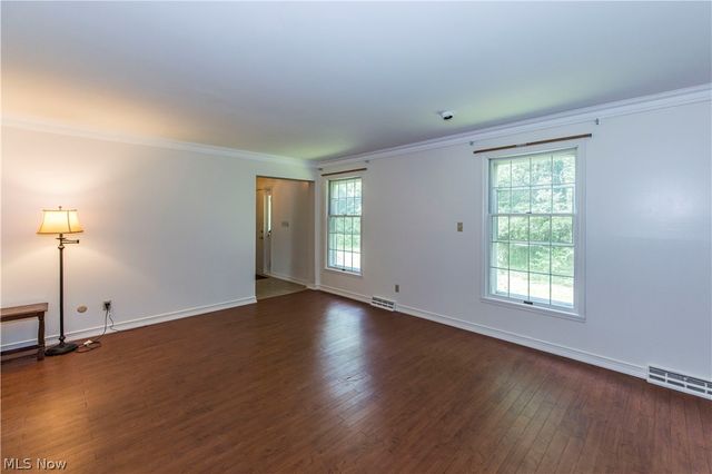 2070 White Pond Drive, Akron, OH 44313