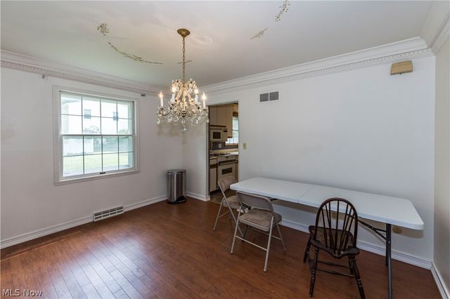 2070 White Pond Drive, Akron, OH 44313