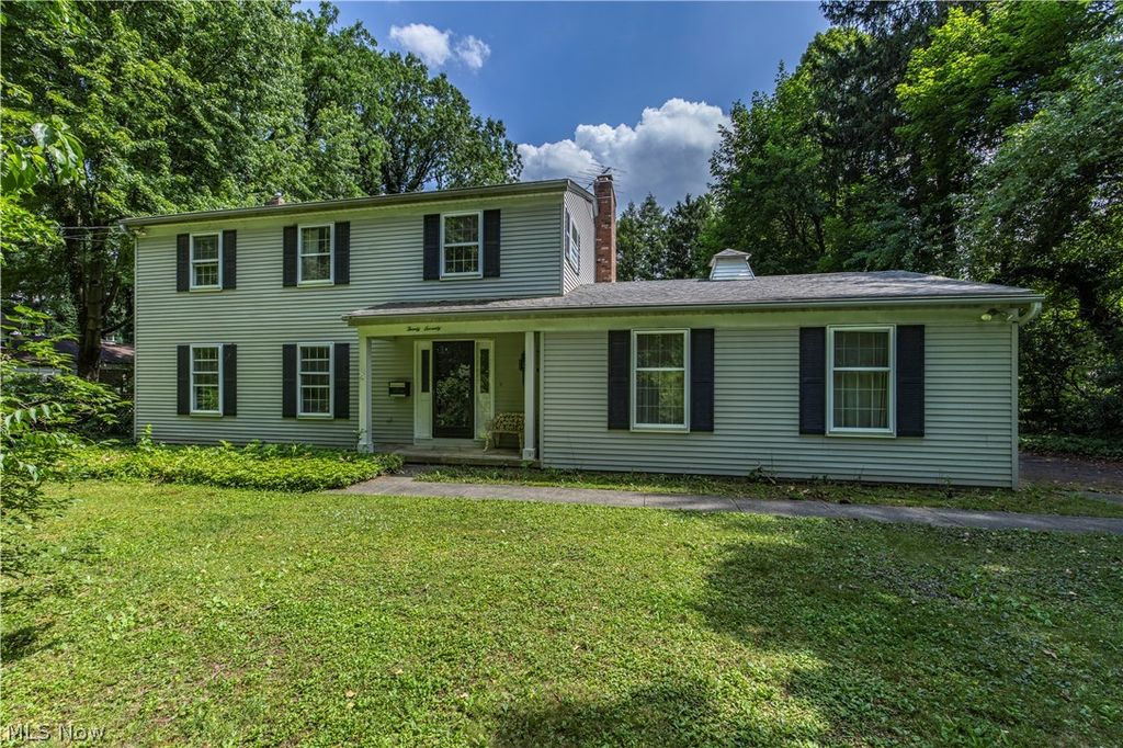 2070 White Pond Drive, Akron, OH 44313