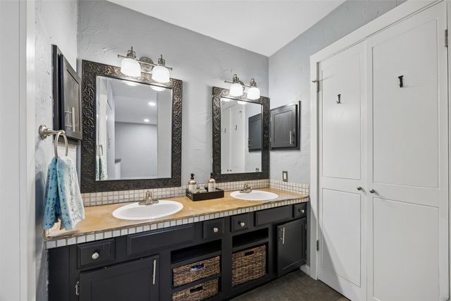 18240 Midway Road 202, Dallas, TX 75287