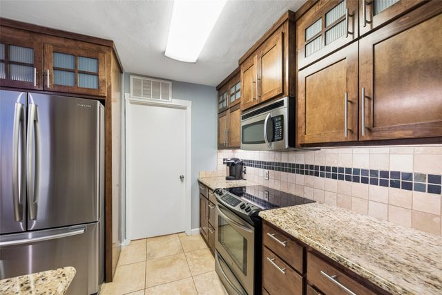 18240 Midway Road 202, Dallas, TX 75287