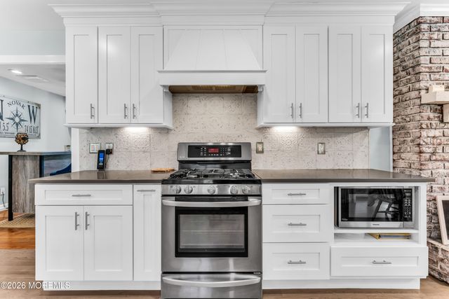 17 Cooper Drive, Howell, NJ 07731
