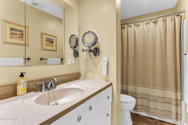17 Cooper Drive, Howell, NJ 07731