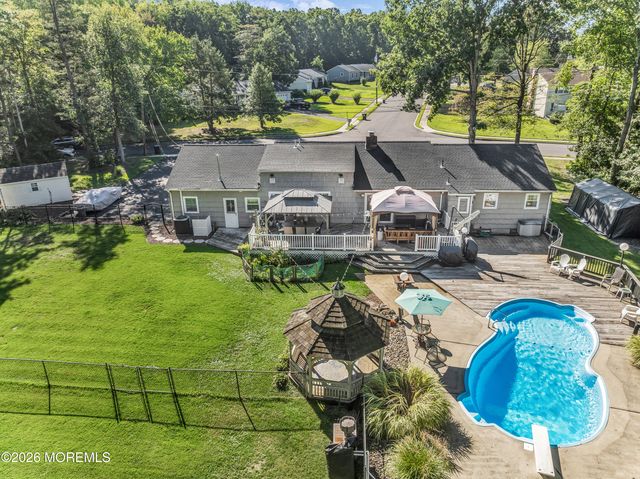 17 Cooper Drive, Howell, NJ 07731