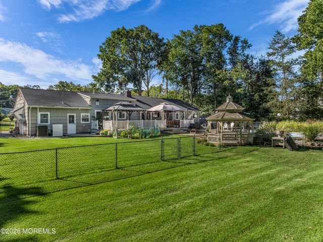 17 Cooper Drive, Howell, NJ 07731