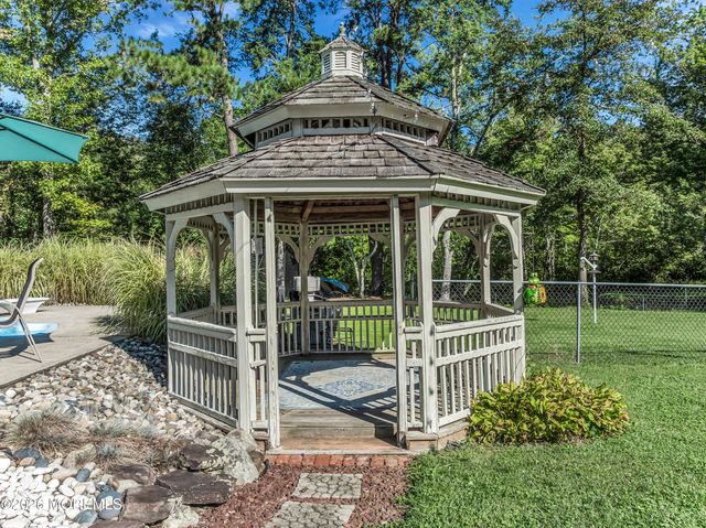 17 Cooper Drive, Howell, NJ 07731