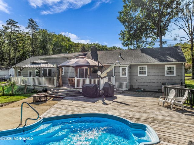 17 Cooper Drive, Howell, NJ 07731