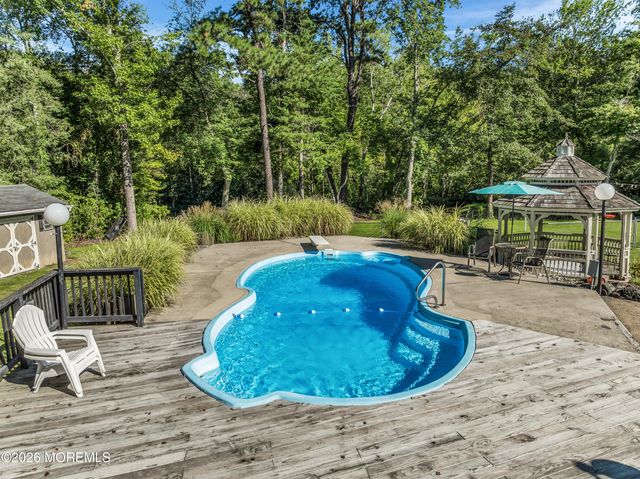 17 Cooper Drive, Howell, NJ 07731