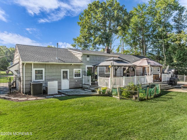 17 Cooper Drive, Howell, NJ 07731