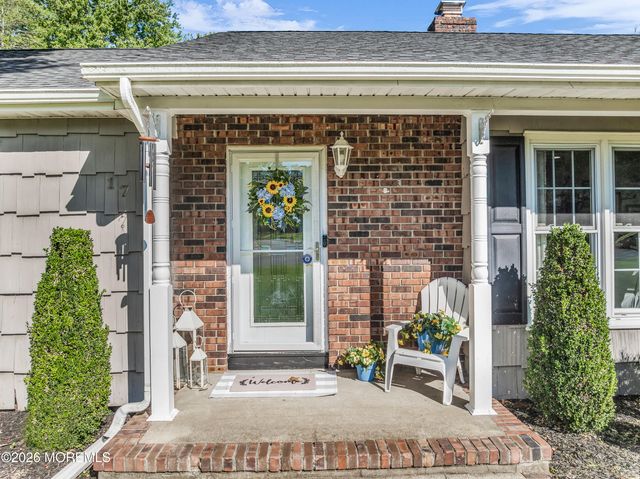 17 Cooper Drive, Howell, NJ 07731