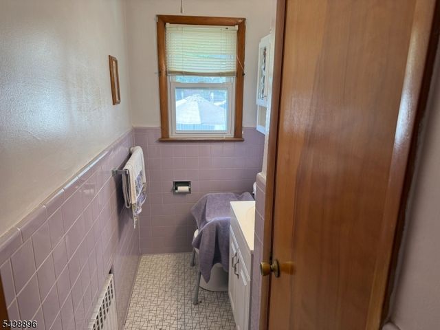301 Valley Rd, Clifton City, NJ 07013
