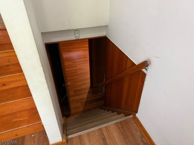 301 Valley Rd, Clifton City, NJ 07013