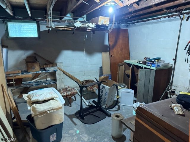 301 Valley Rd, Clifton City, NJ 07013