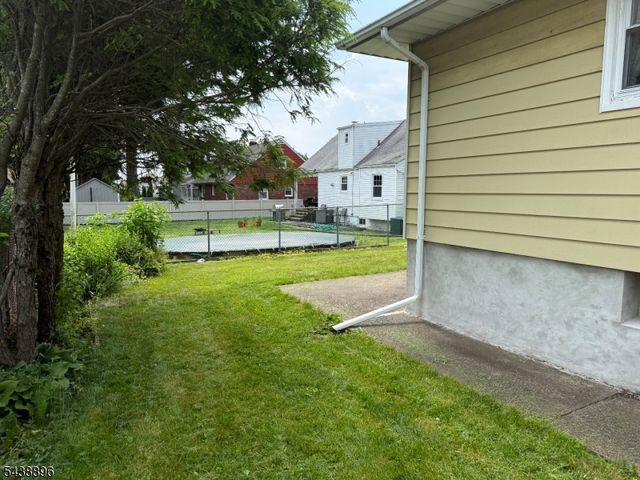 301 Valley Rd, Clifton City, NJ 07013